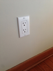 Decora Wall Outlet